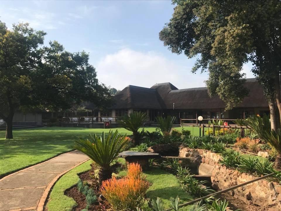 Nkanga Lodge Accommodation & Venue เคมป์ตัน พาร์ค ภายนอก รูปภาพ